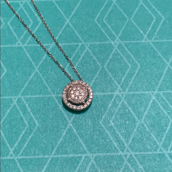 White Gold Diamond Necklack